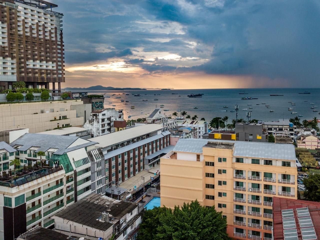 โรงแรม Eastiny Plaza