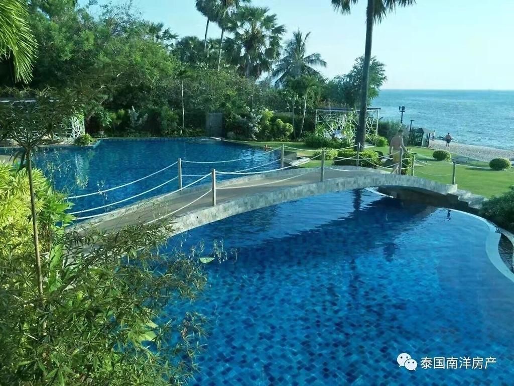 อพาร์ทเม้น The Palm Front