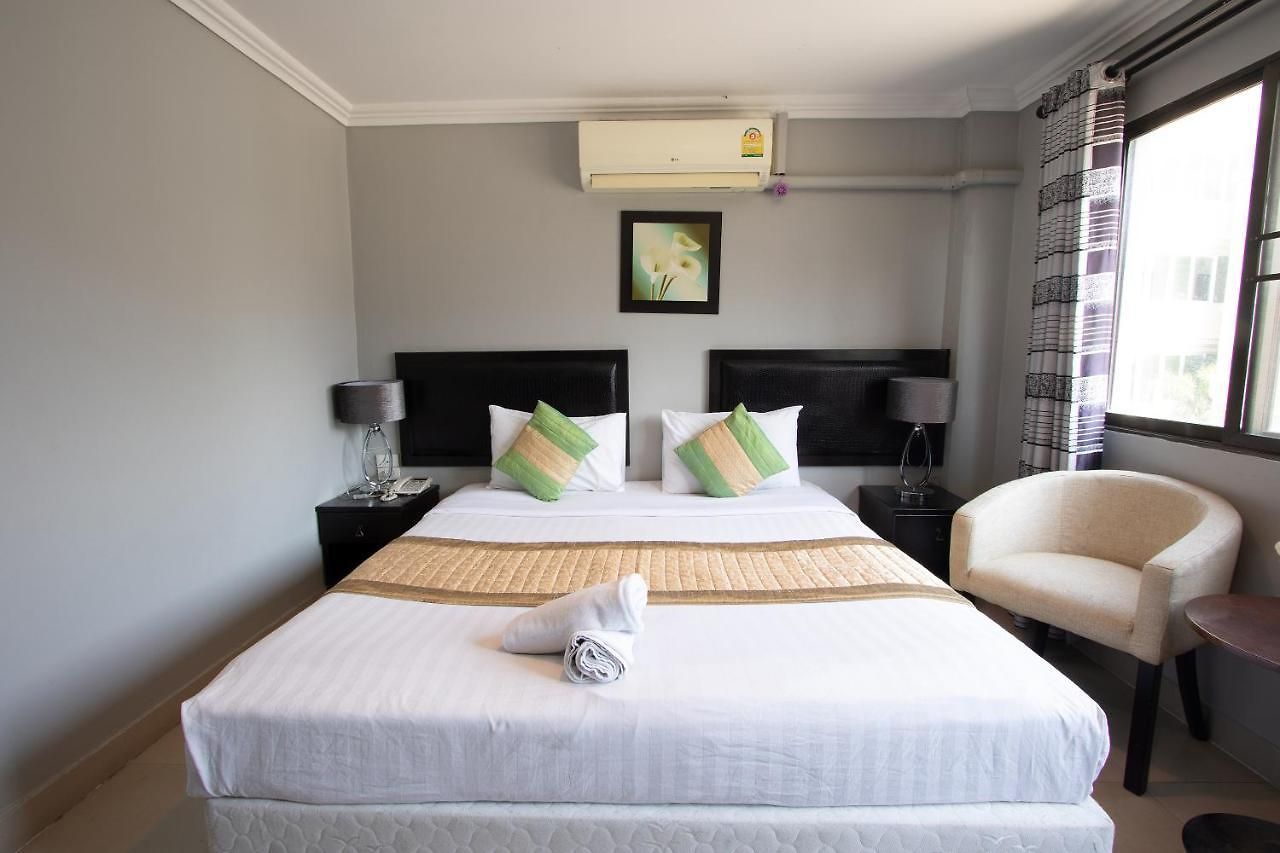 Q&D Suite Mansion 3 โรงแรม Pattaya