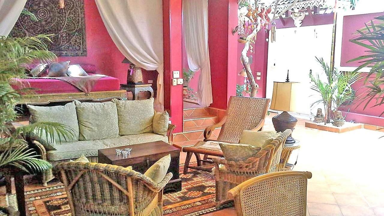 Amazing Tropical Family Thai Style Costs Included * Pattaya