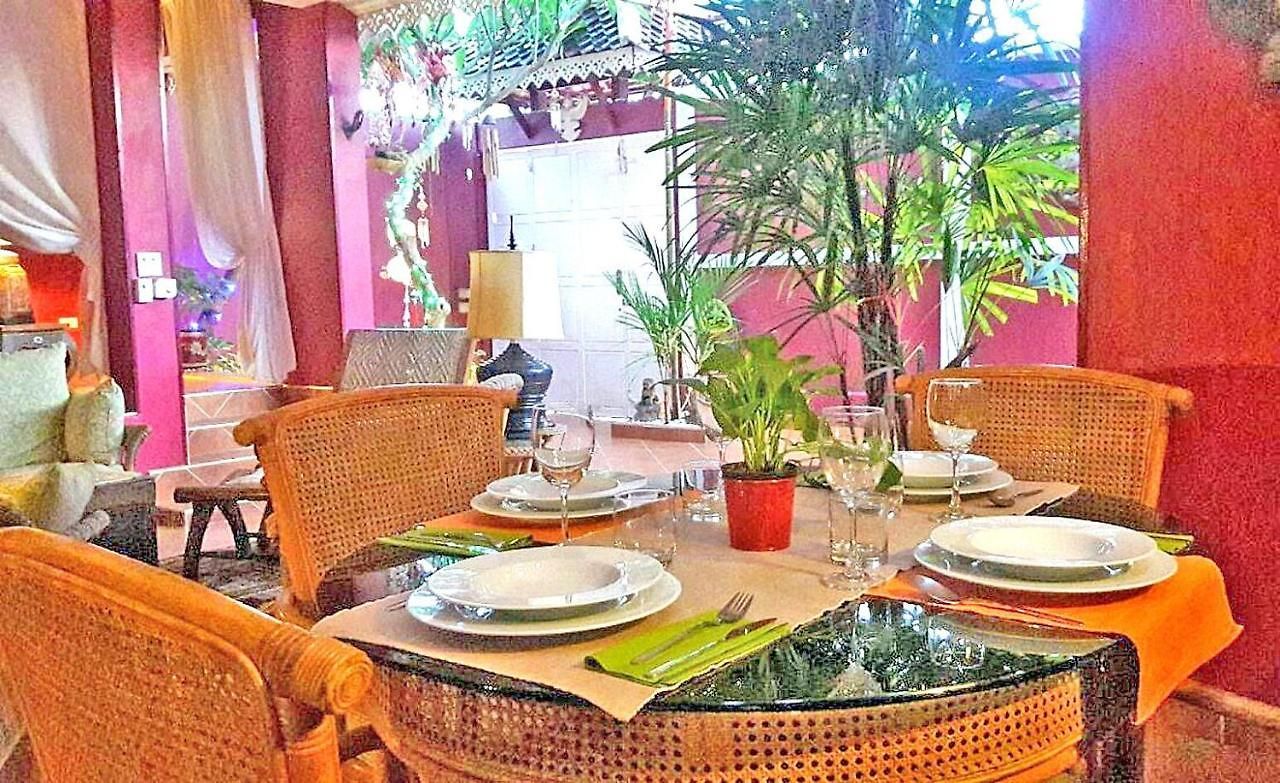 วันหยุดที่บ้าน Amazing Tropical Family Thai Style Costs Included *