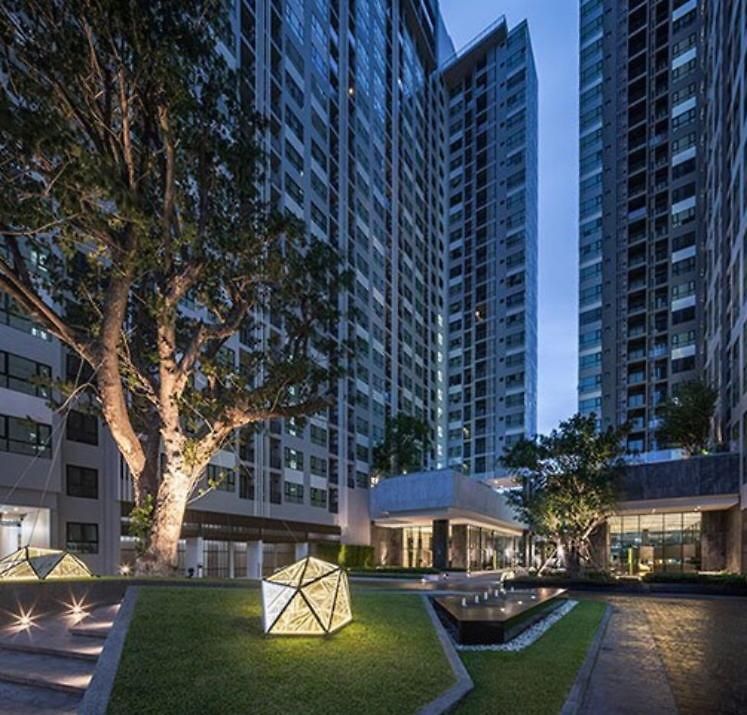 The Base Central 3*
