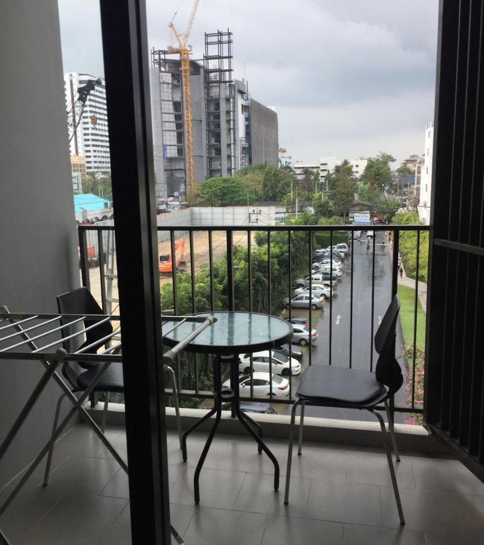 อพาร์ตโฮเทล The Base Central Pattaya