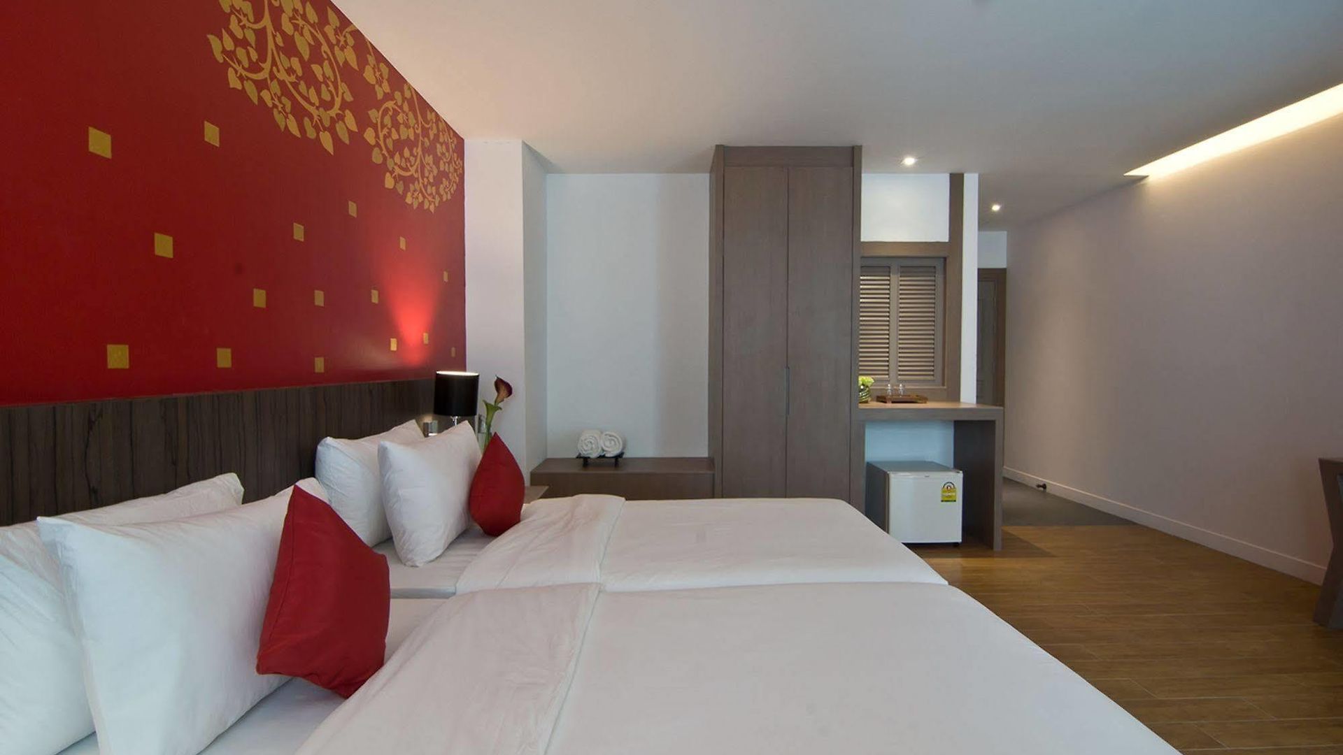 โรงแรม เทวัญ จอมเทียน พัทยา 4*