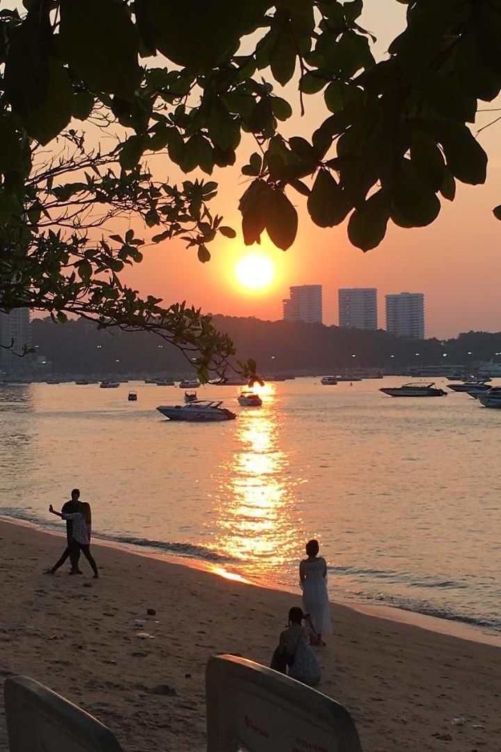 ที่พักพร้อมอาหารเช้า View Talay 1b Pattaya