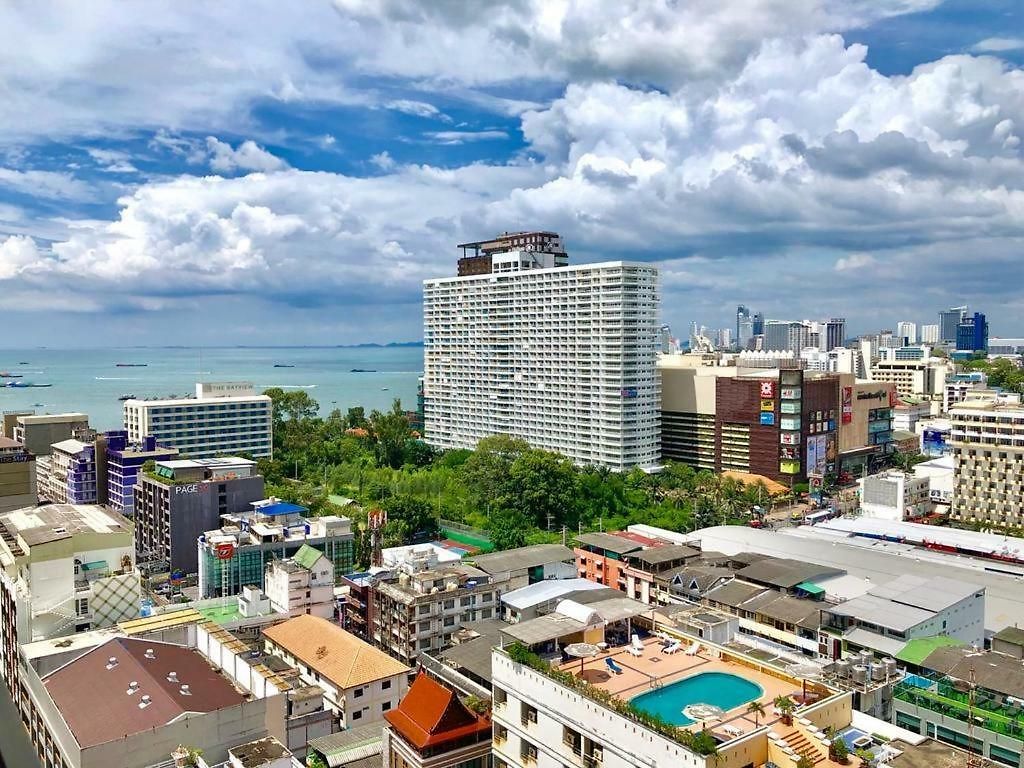 อพาร์ทเม้น The Base - Large Luxury, 1 Bedroom, Sea View - Centre - 963 *