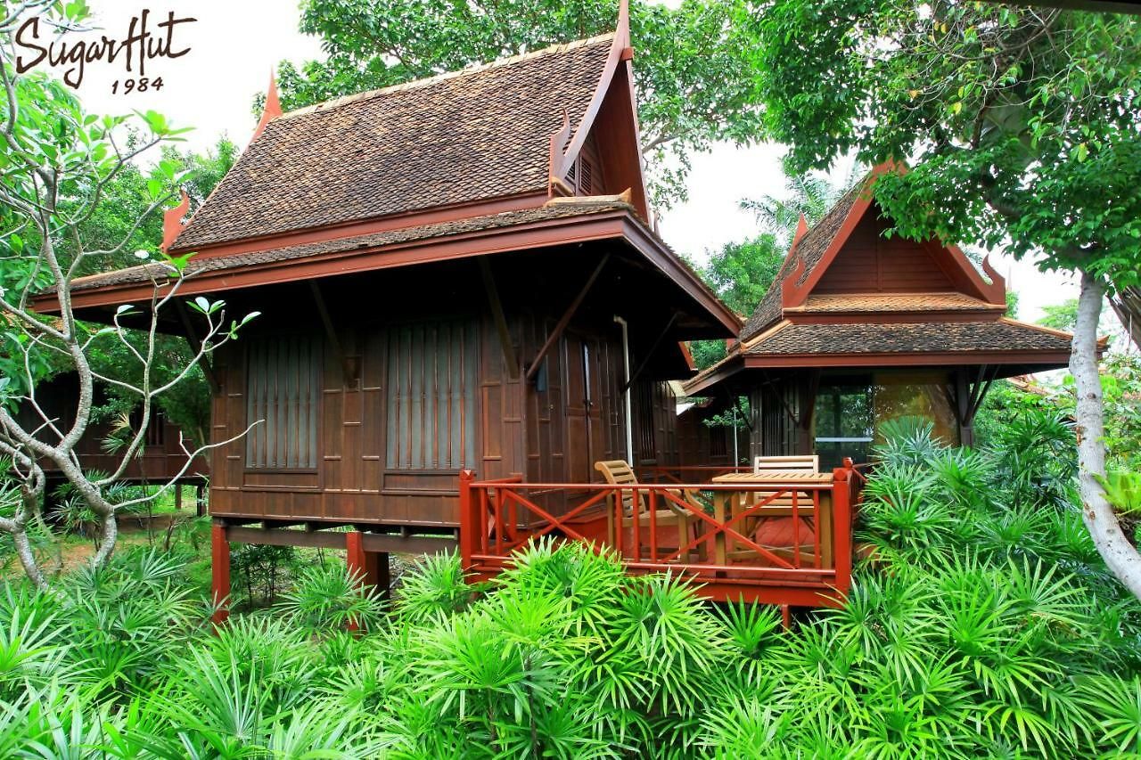 ชูการ์ ฮัท รีสอร์ท 3*