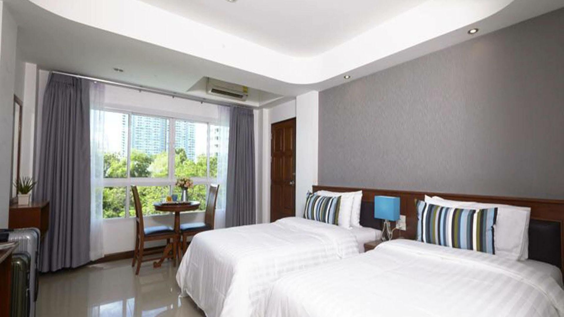 Kp Seaview Jomtien โรงแรม 3*