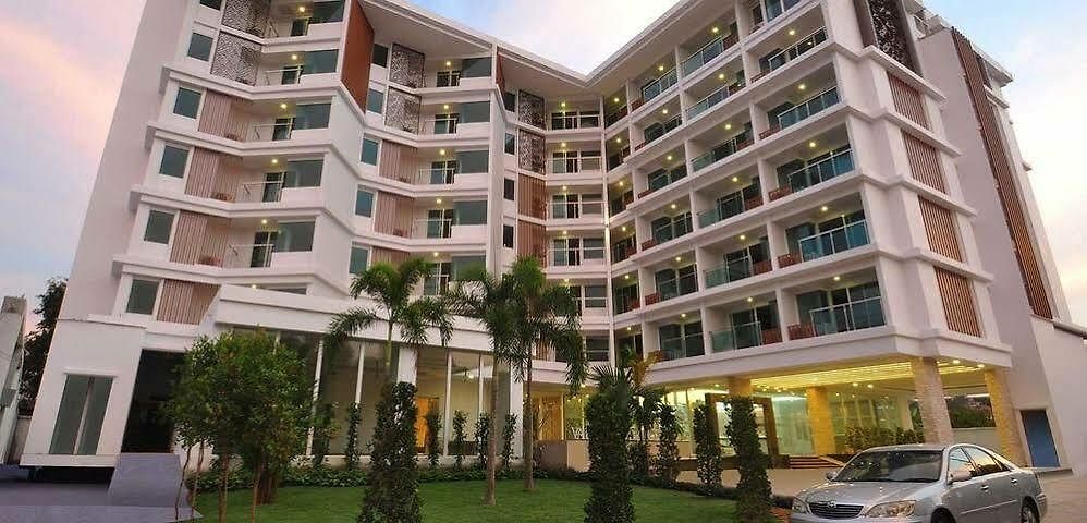 โรงแรม Vareena Palace 5*