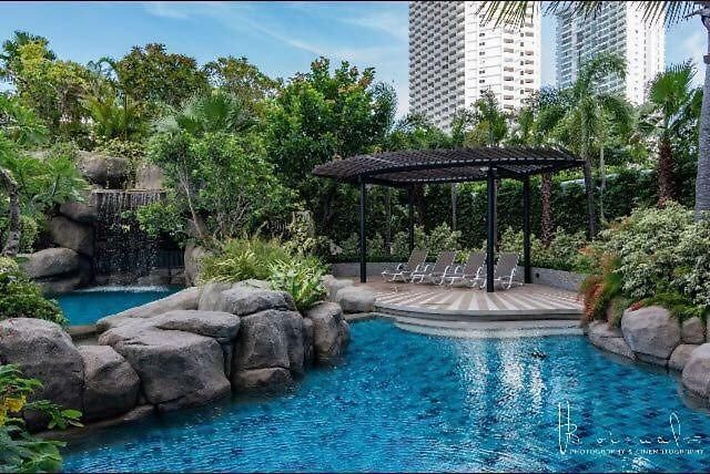 Sky Swimming Pool Riviera * Pattaya