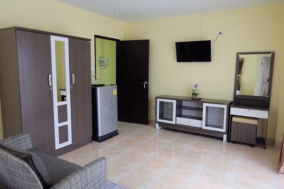 Jo House Pattaya โรงแรม *