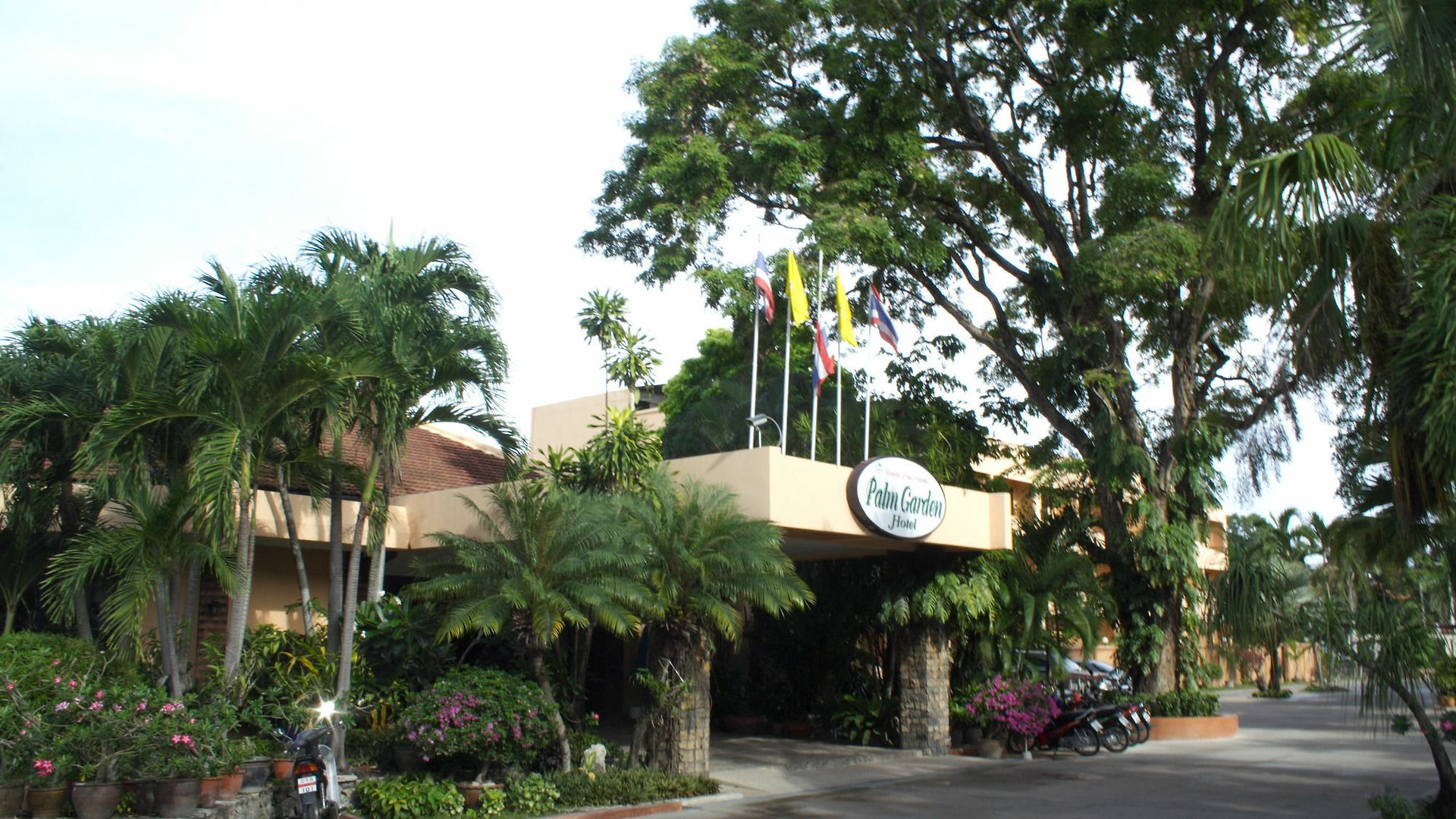 Palm Garden โรงแรม 3*