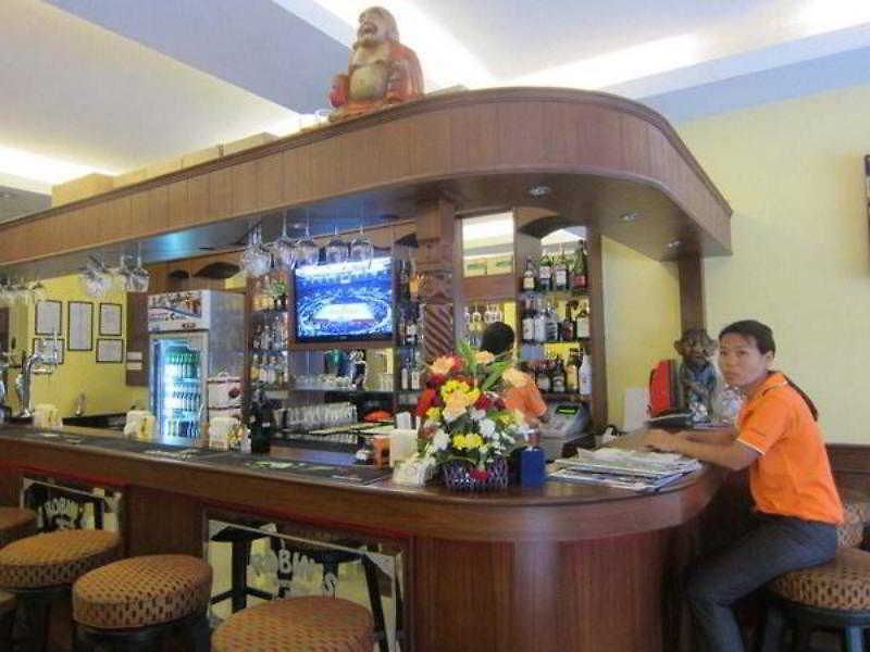 บ้านพัก Robin's Nest & Restaurant *