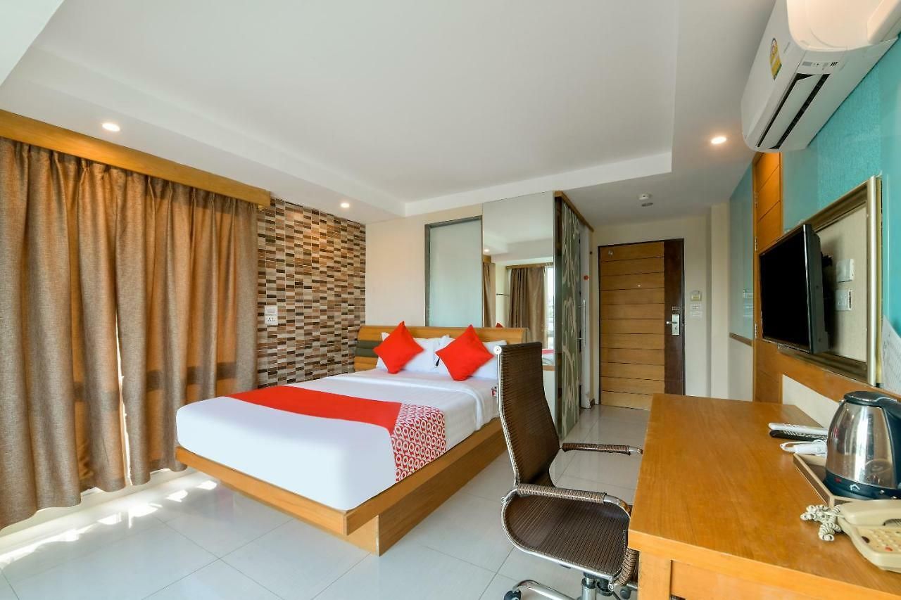 Oyo 143 Dday Resotel Pattaya