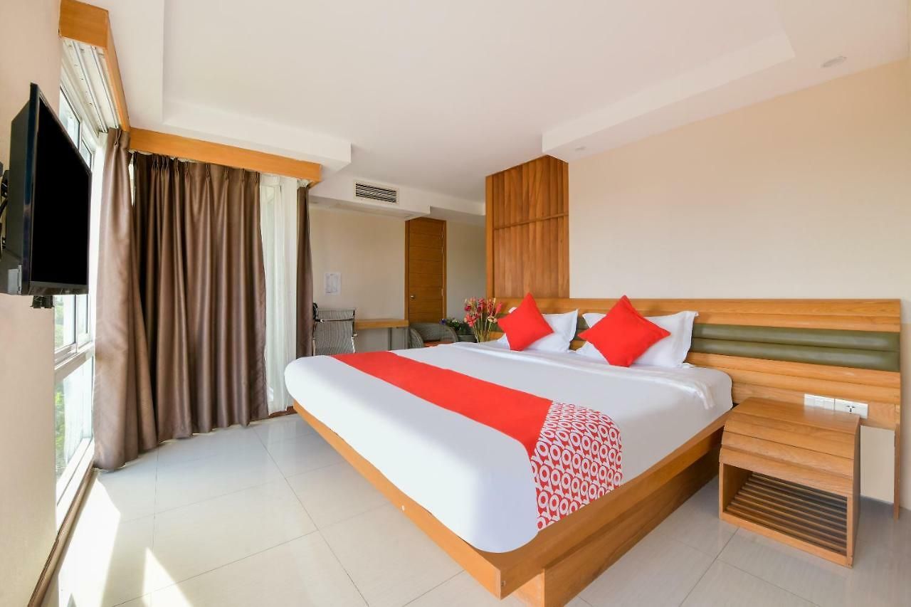 Oyo 143 Dday Resotel