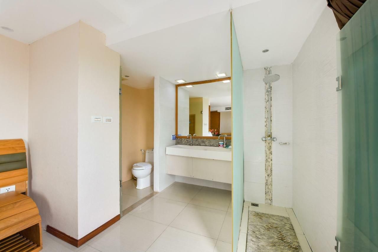 โรงแรม Oyo 143 Dday Resotel
