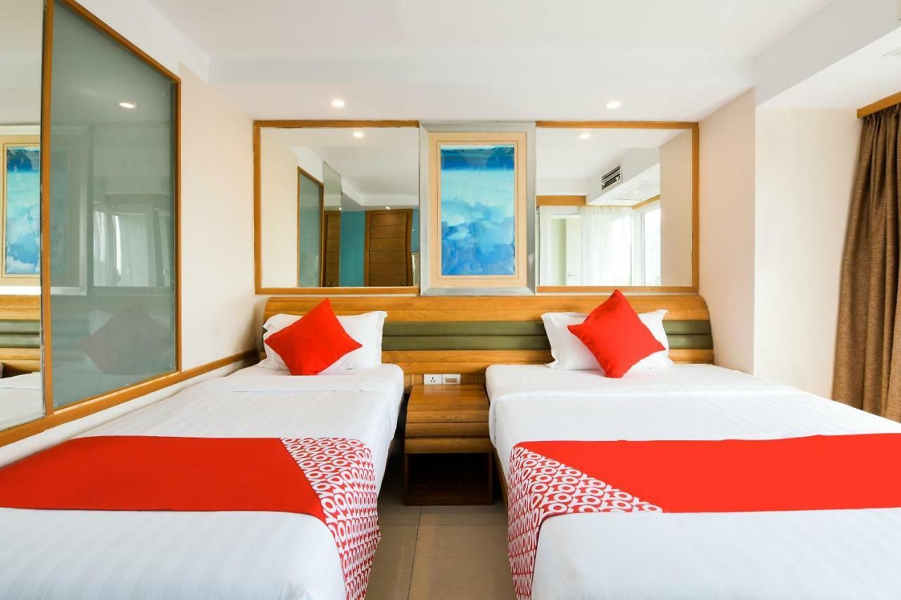 Oyo 143 Dday Resotel โรงแรม
