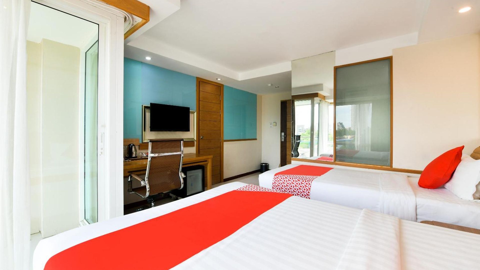 Oyo 143 Dday Resotel โรงแรม Pattaya