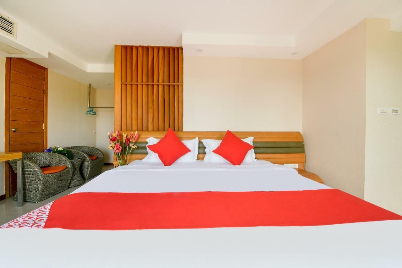 Oyo 143 Dday Resotel โรงแรม