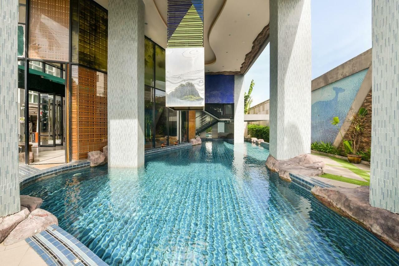 โรงแรม Oyo 143 Dday Resotel 4*