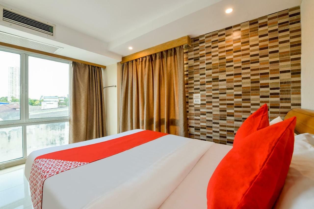 โรงแรม Oyo 143 Dday Resotel