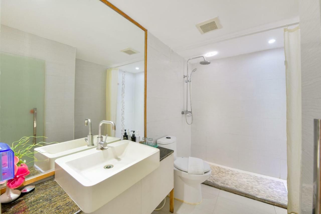 Oyo 143 Dday Resotel โรงแรม 4*