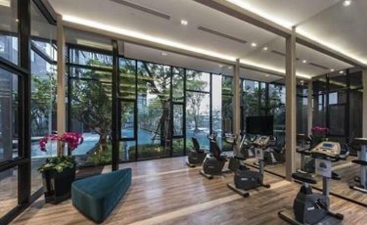 อพาร์ตโฮเทล The Base Central 3*