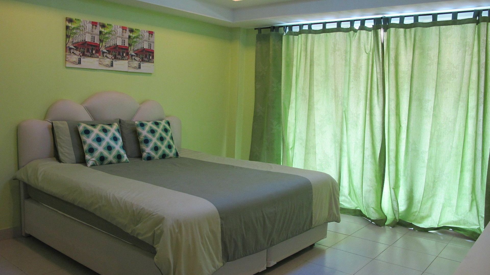 Oyo 75330 Little House 2*