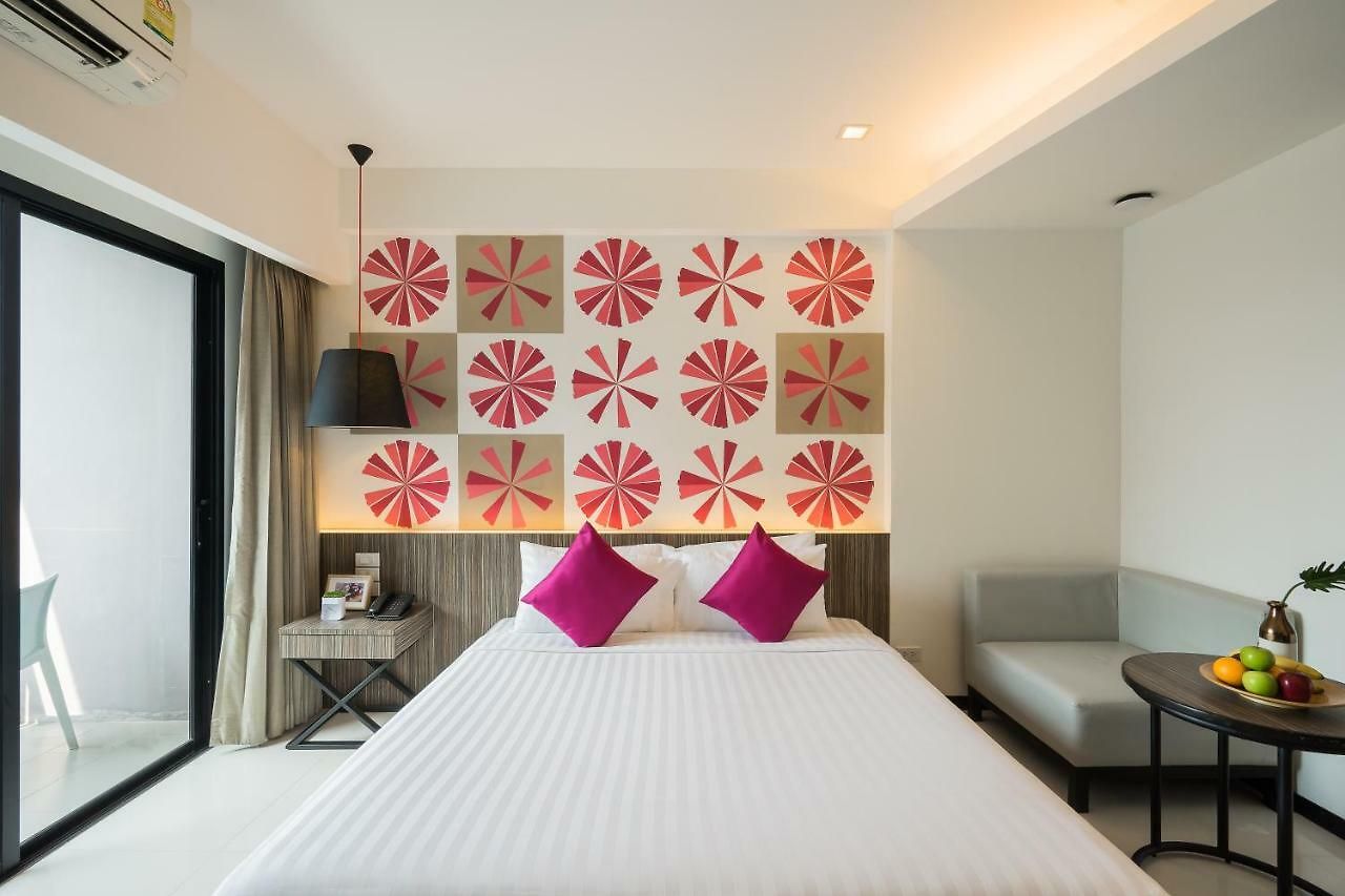 J โรงแรม 4*