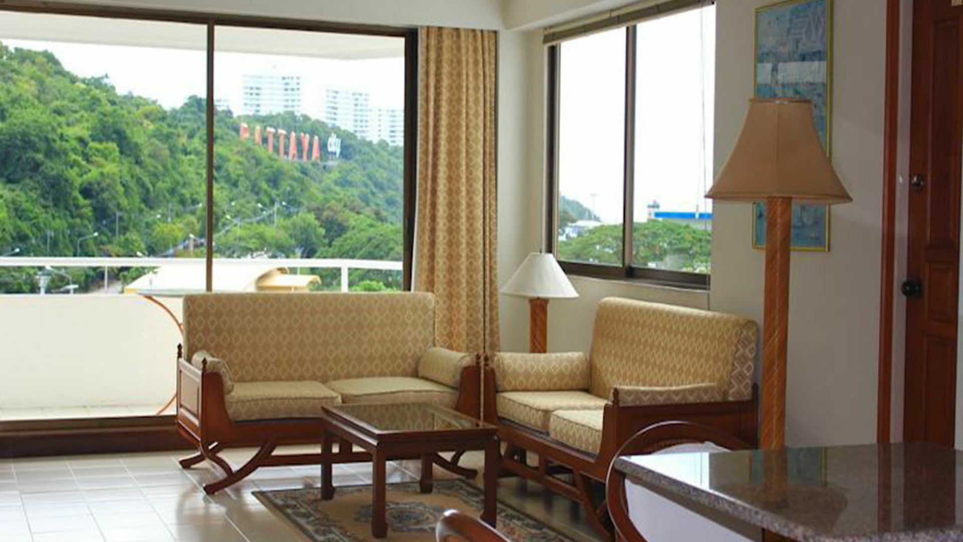 อพาร์ตโฮเทล The Monaco Pattaya