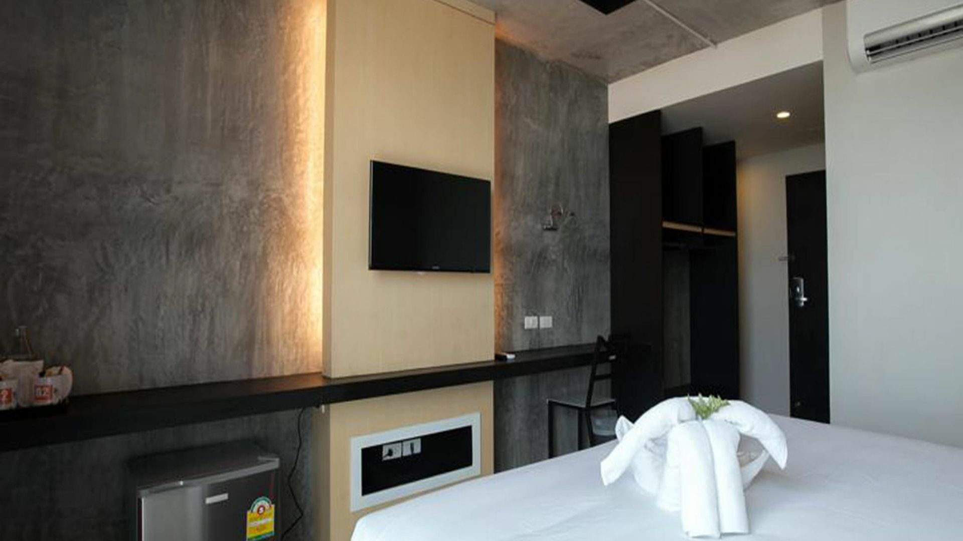 โรงแรม B2 South