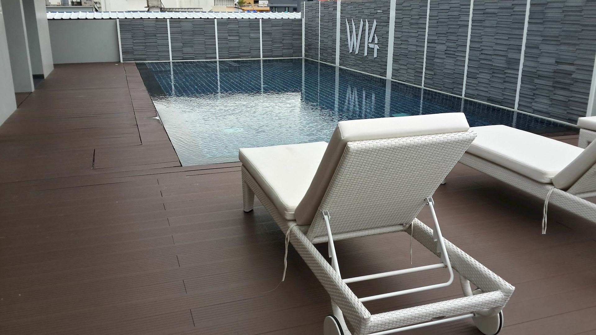W14 โรงแรม