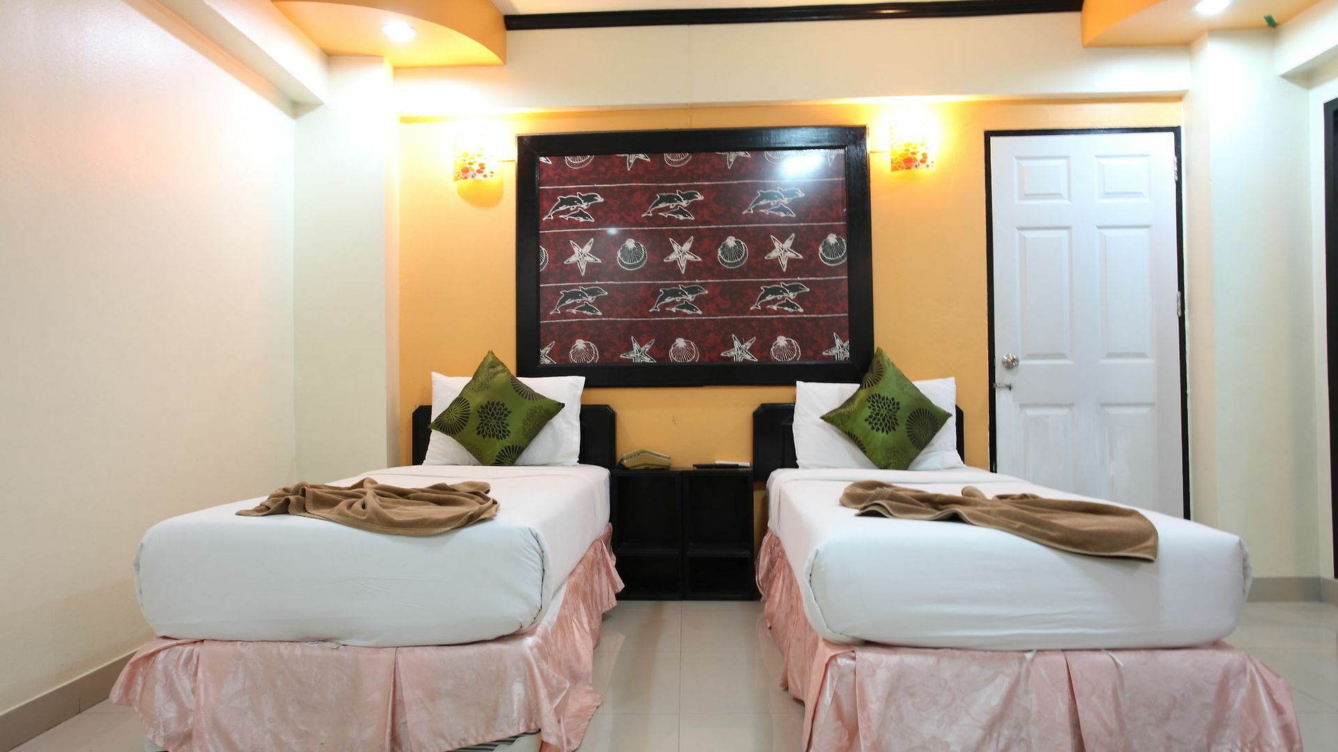 โรงแรมโฮม พัทยา 3* Pattaya