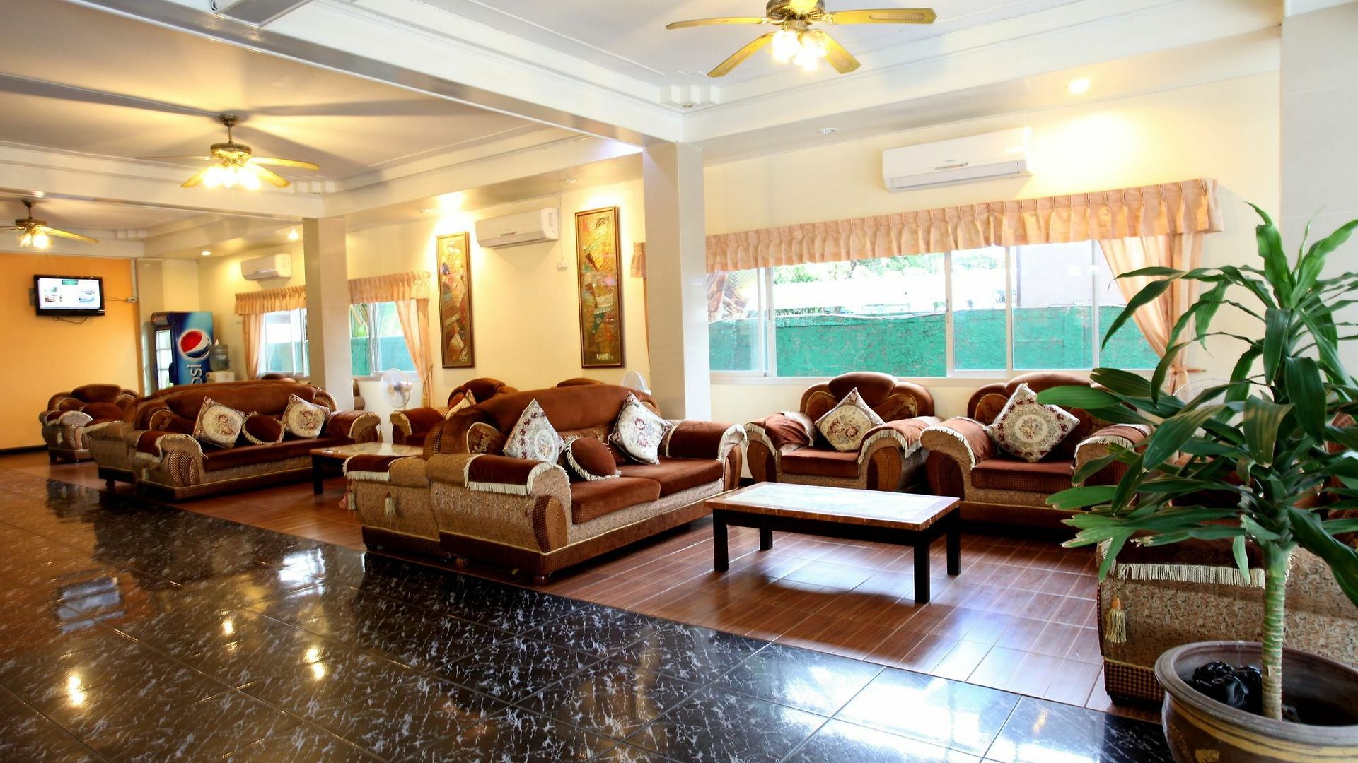โรงแรมโฮม พัทยา
