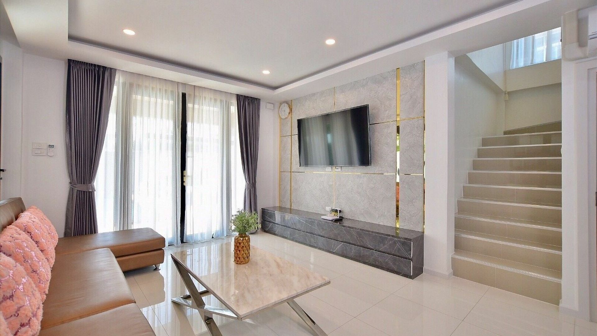 วิลล่า 4bd Pool With Jacuzzi - Exquisite Pool A Pattaya