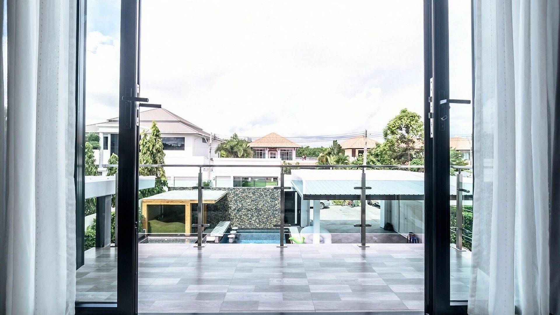 วิลล่า 4bd Pool With Jacuzzi - Exquisite Pool A Pattaya