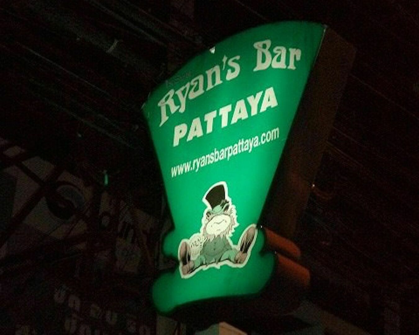 Ryan's Bar บ้านพัก Pattaya