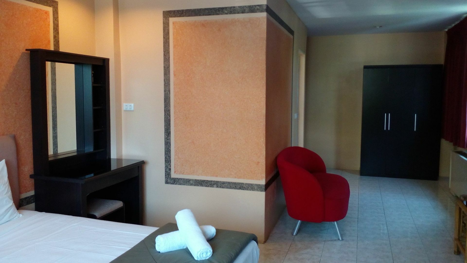โรงแรม Fnb