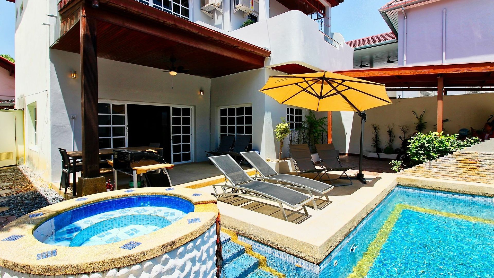 Grande Adam Private Pool วิลล่า