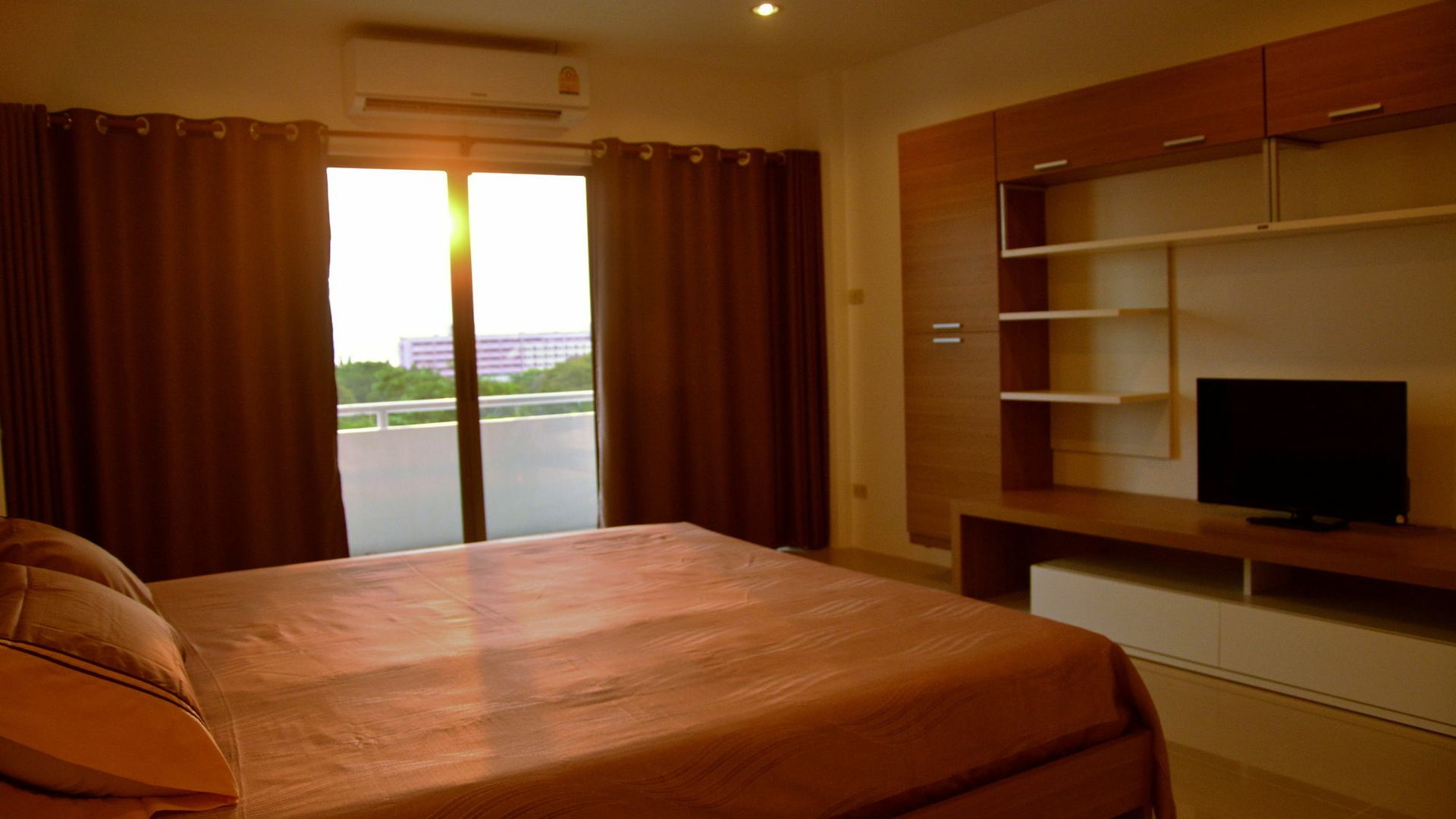 Jomtien Hill Pratamnak Apartment Pattaya