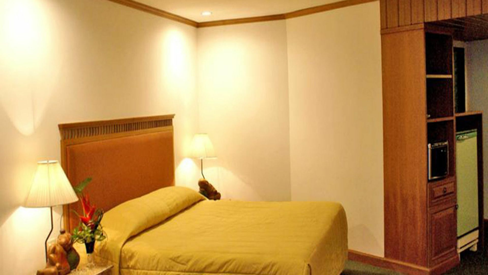 โรงแรมรอยัลพาเลซ โรงแรม