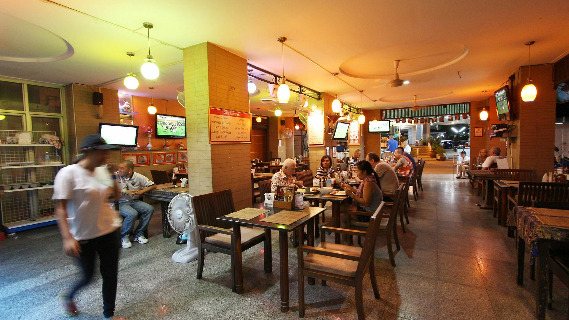 โรงแรม 18 Coins Budget Pattaya