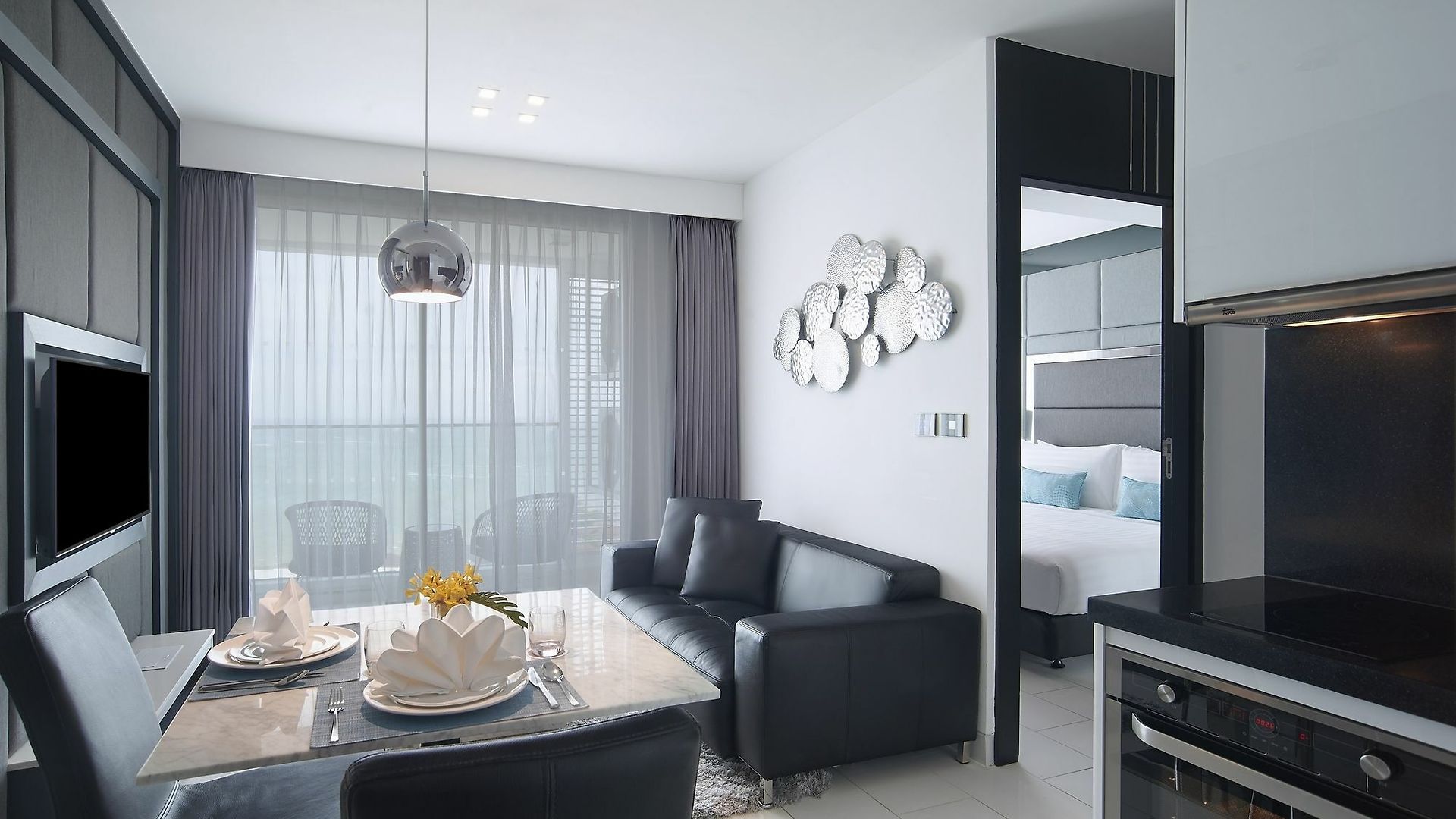 โรงแรม Amari Residences 5*