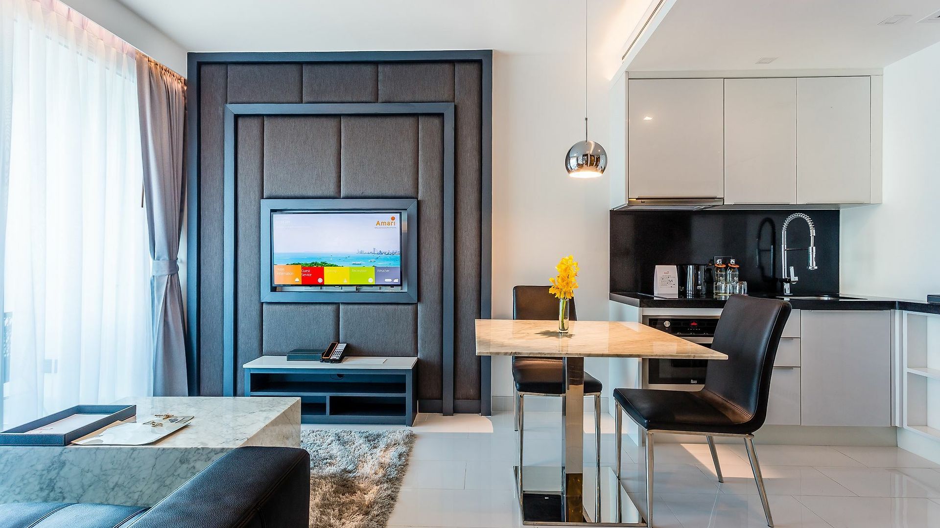 โรงแรม Amari Residences 5*