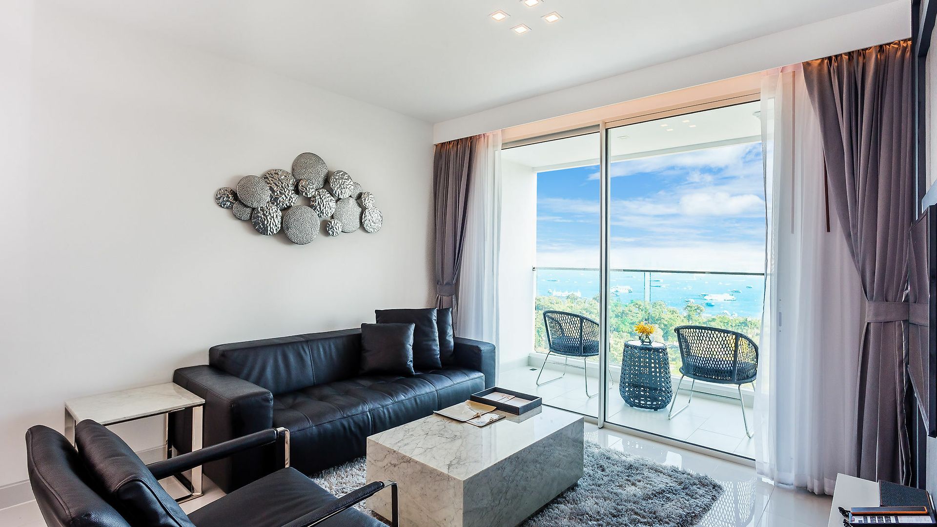 Amari Residences 5*