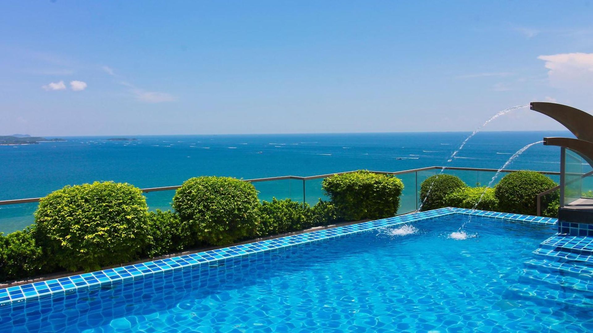 The Peak Towers - Luxury High Floor Ocean View - 2 Pools & Gym อพาร์ทเม้น