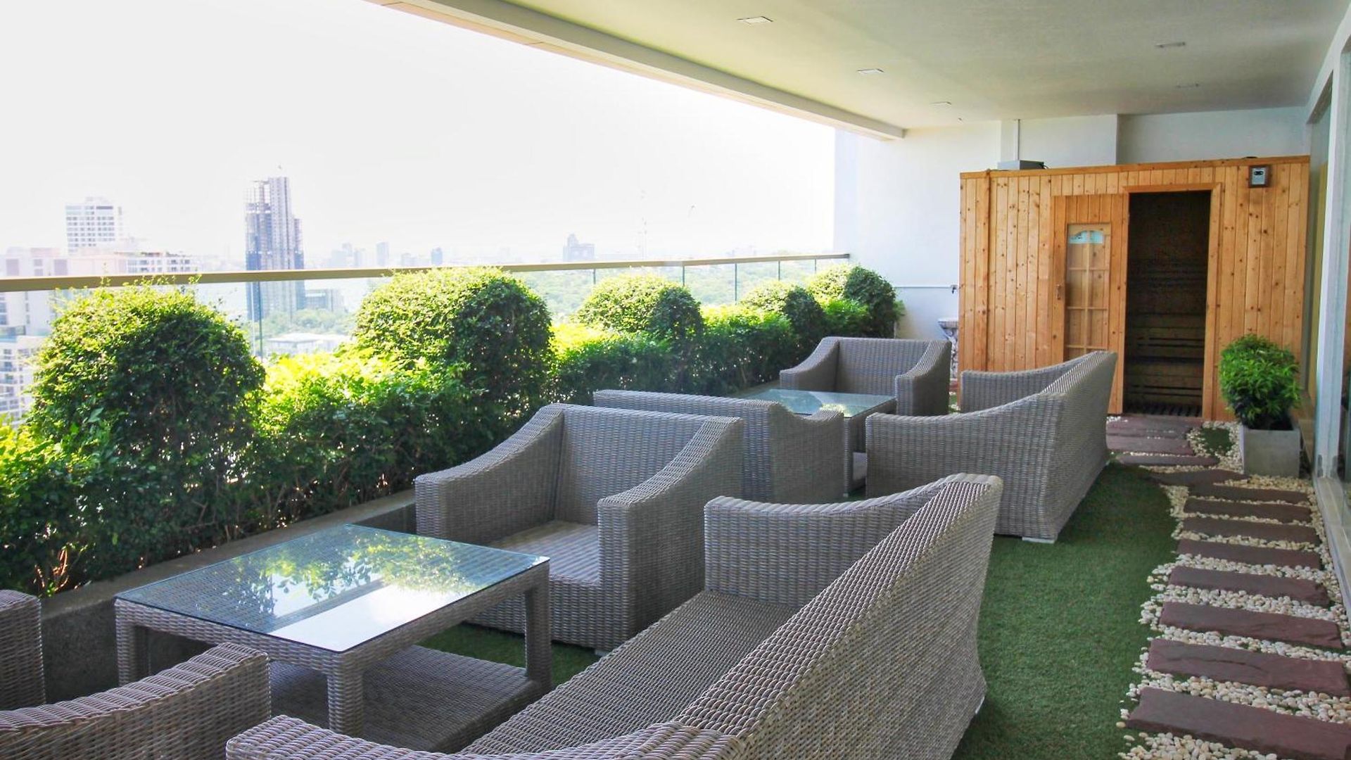 The Peak Towers - Luxury High Floor Ocean View - 2 Pools & Gym