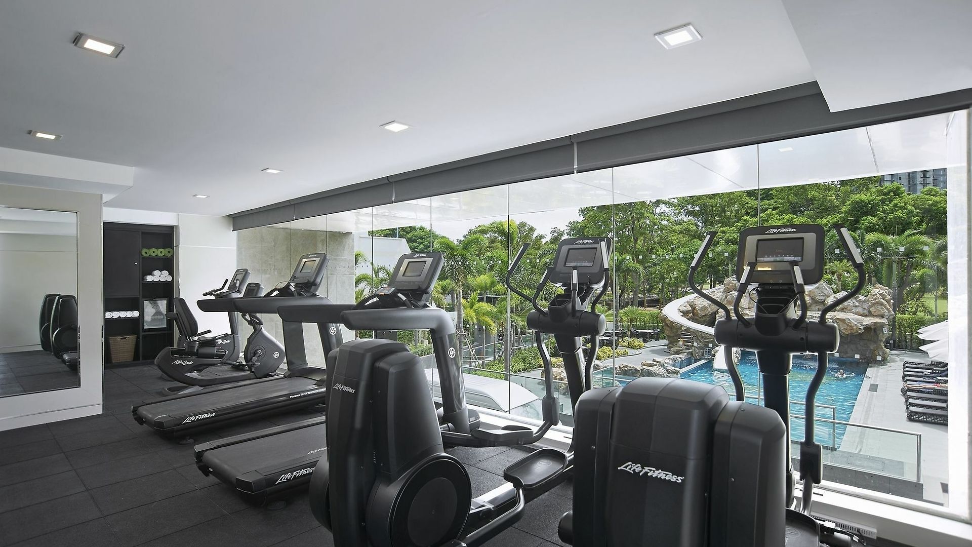 โรงแรม Amari Residences 5*