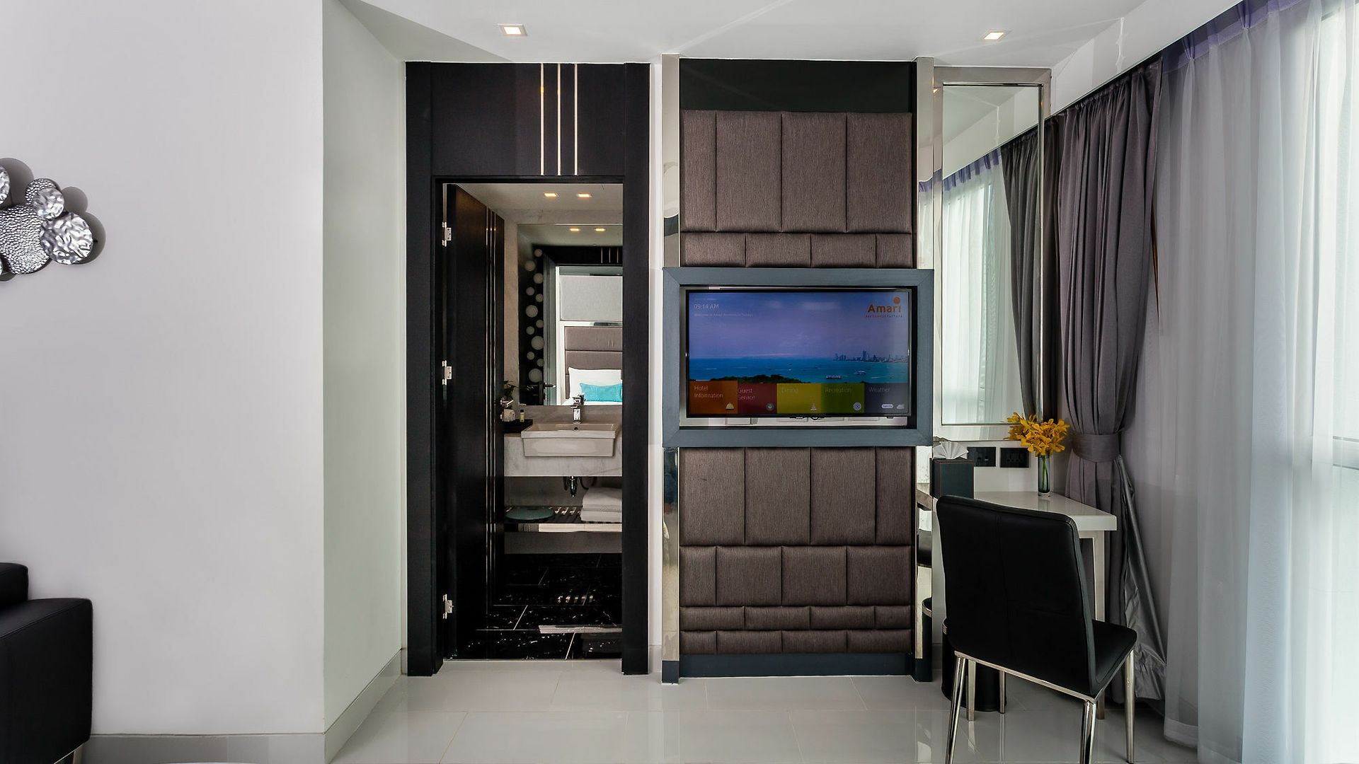 โรงแรม Amari Residences 5*