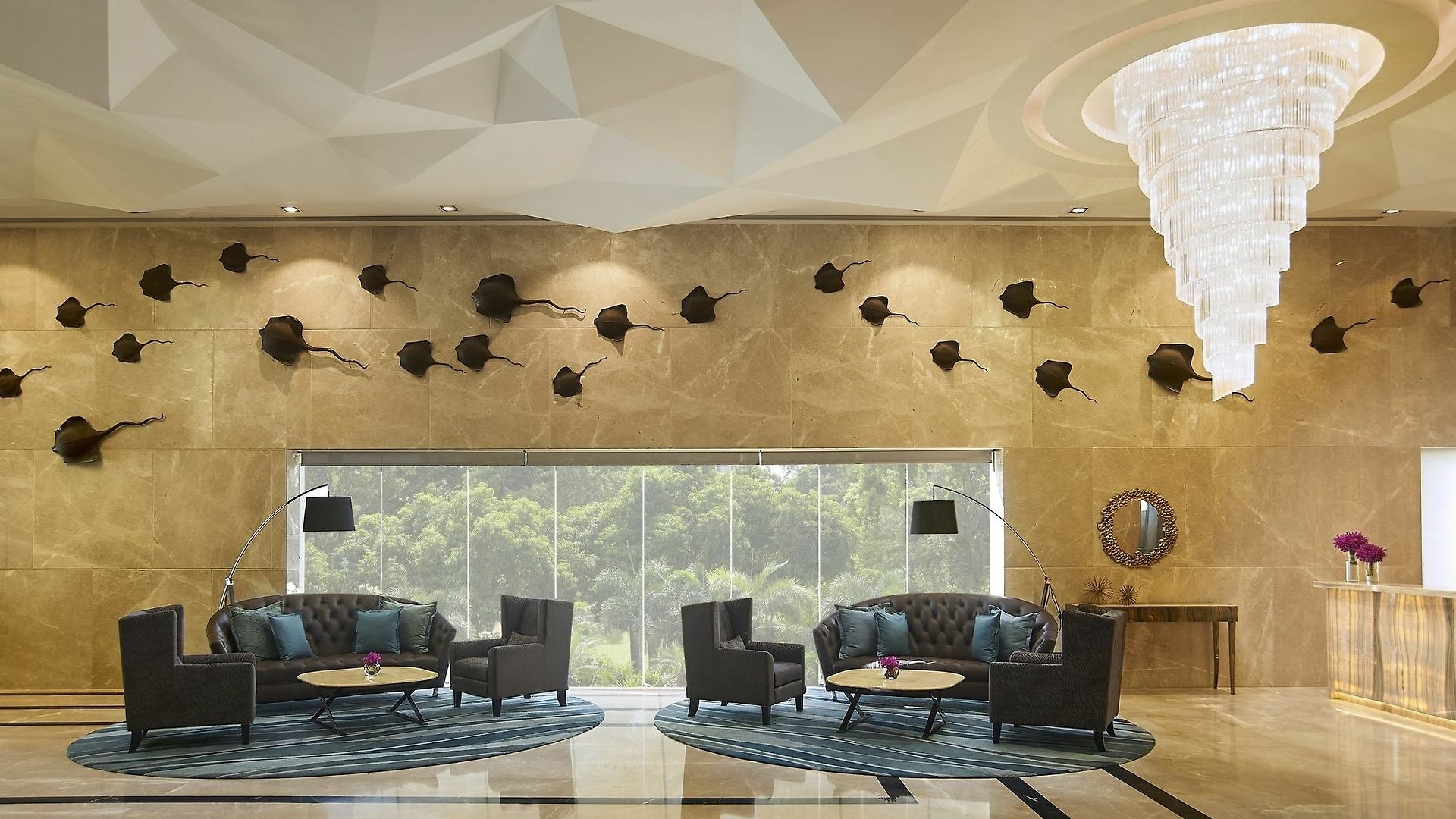 โรงแรม Amari Residences 5*